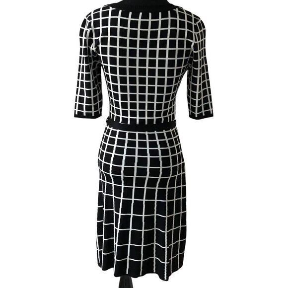 Gabby Skye Black White Geometric Design Sweater Dress 3/4 Sleeve Size Small - Picture 3 of 5